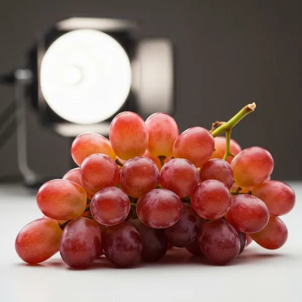 Grape, red, seedless, raw